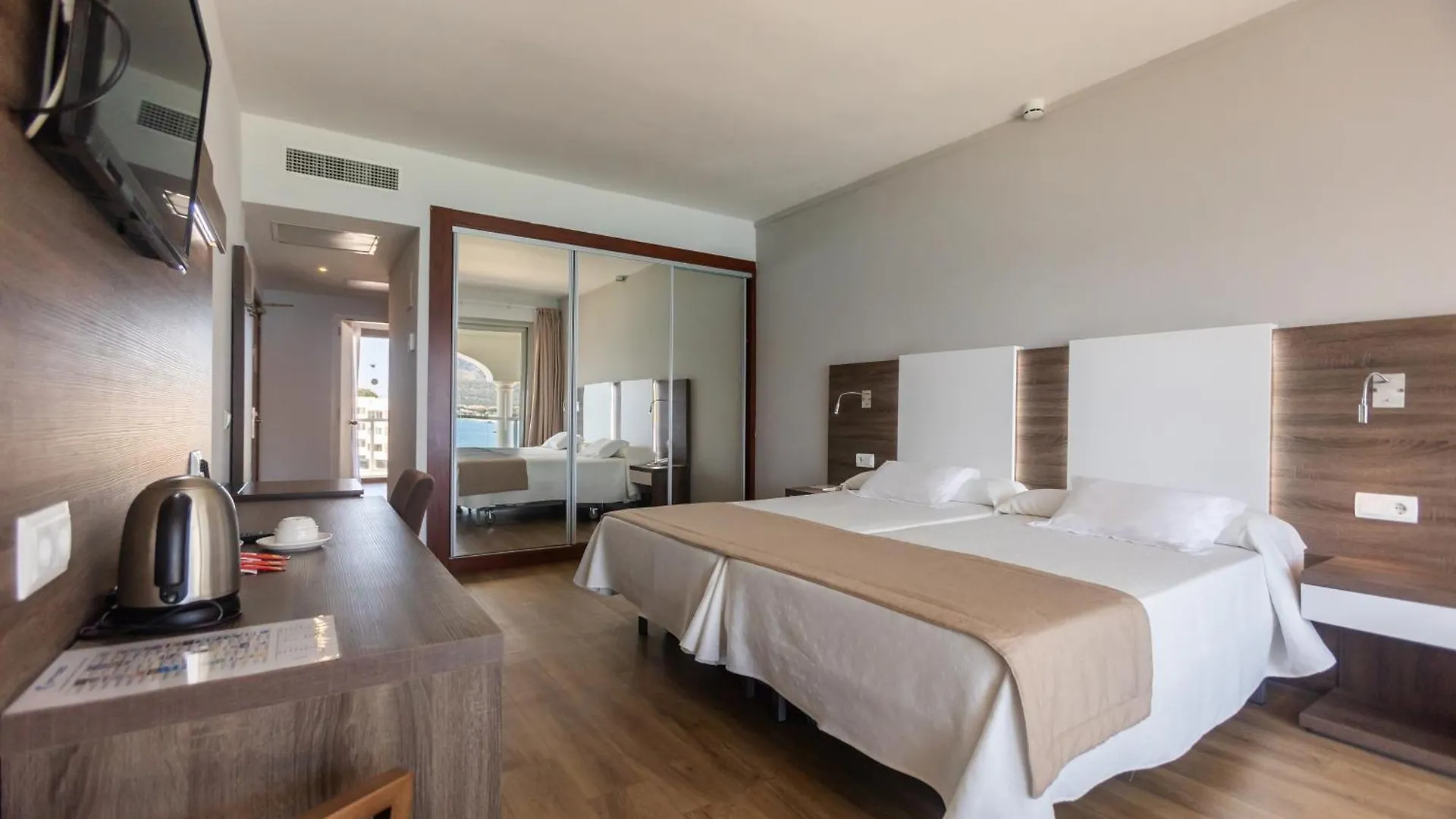 Seramar Hotel Comodoro Playa Palma Nova  Spain
